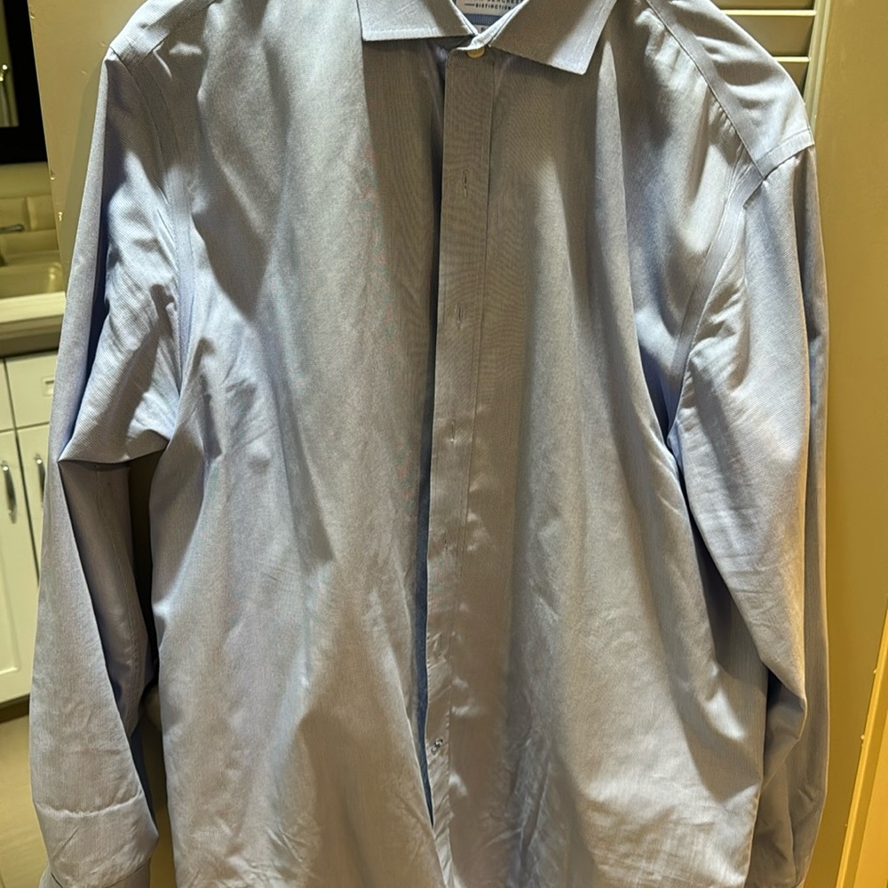 Men’s buttoned down shirt